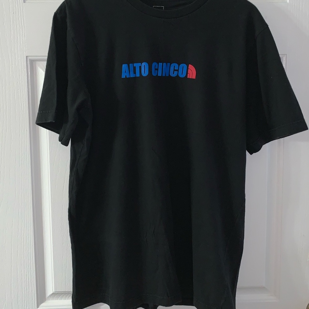 The North Face Alto Cinco Men’s short sleeve large